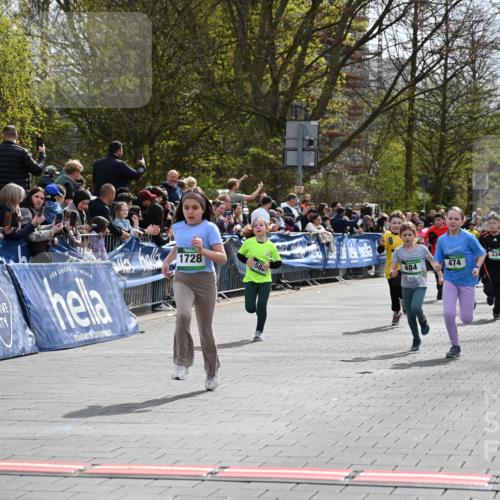 12.04.2026 - 45. Internationalen Wilhelmsburger Insellauf J. Mangold http://msf.ph/oto/9523053 12.04.2026 14:35:30 Ziel 1017, 1717, 312, 340, 848, 1728, 474, 484, 137, 582, 334 meine-sportfotos.de