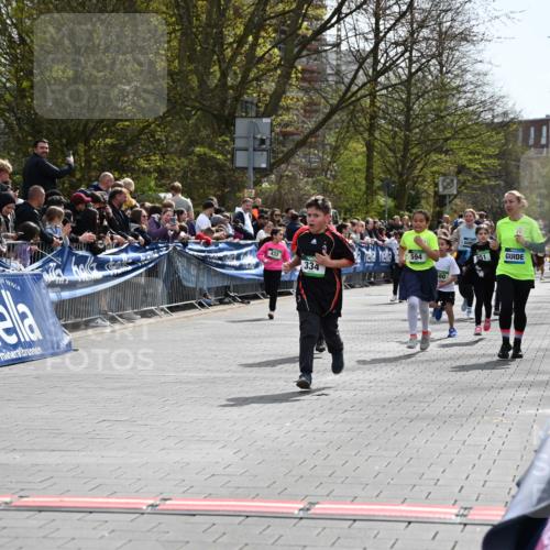12.04.2026 - 45. Internationalen Wilhelmsburger Insellauf J. Mangold http://msf.ph/oto/9523070 12.04.2026 14:35:33 Ziel 312, 340, 848, 1728, 474, 484, 137, 582, 334, 514, 594, 680, 851 meine-sportfotos.de