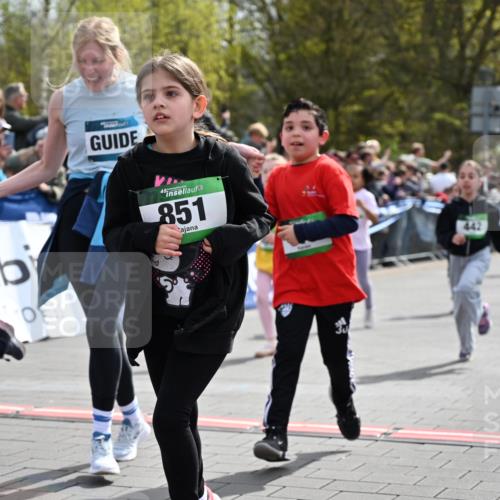 12.04.2026 - 45. Internationalen Wilhelmsburger Insellauf J. Mangold http://msf.ph/oto/9523091 12.04.2026 14:35:39 Ziel 514, 594, 680, 851, 515, 432, 513, 442, 603, 364, 425, 813, 674, 1724, 118, 322, 525 meine-sportfotos.de
