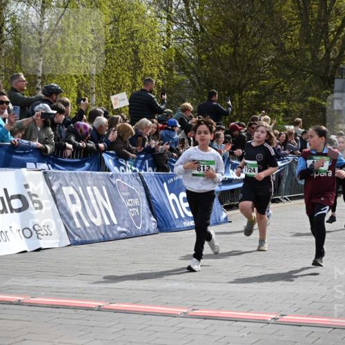 12.04.2026 - 45. Internationalen Wilhelmsburger Insellauf J. Mangold http://msf.ph/oto/9523105 12.04.2026 14:35:41 Ziel 851, 515, 432, 513, 442, 603, 364, 425, 813, 674, 1724, 118, 322, 525 meine-sportfotos.de