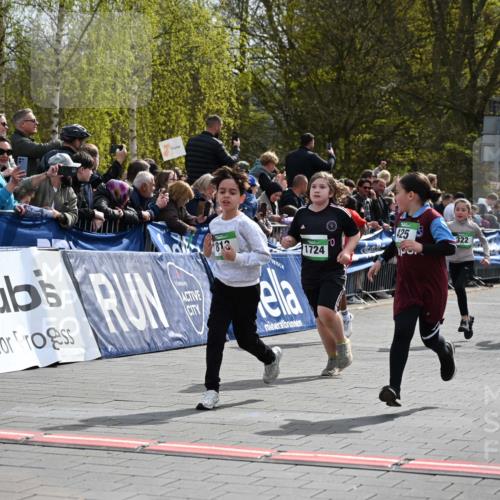 12.04.2026 - 45. Internationalen Wilhelmsburger Insellauf J. Mangold http://msf.ph/oto/9523109 12.04.2026 14:35:41 Ziel 851, 515, 432, 513, 442, 603, 364, 425, 813, 674, 1724, 118, 322, 525 meine-sportfotos.de