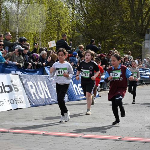 12.04.2026 - 45. Internationalen Wilhelmsburger Insellauf J. Mangold http://msf.ph/oto/9523111 12.04.2026 14:35:41 Ziel 851, 515, 432, 513, 442, 603, 364, 425, 813, 674, 1724, 118, 322, 525 meine-sportfotos.de