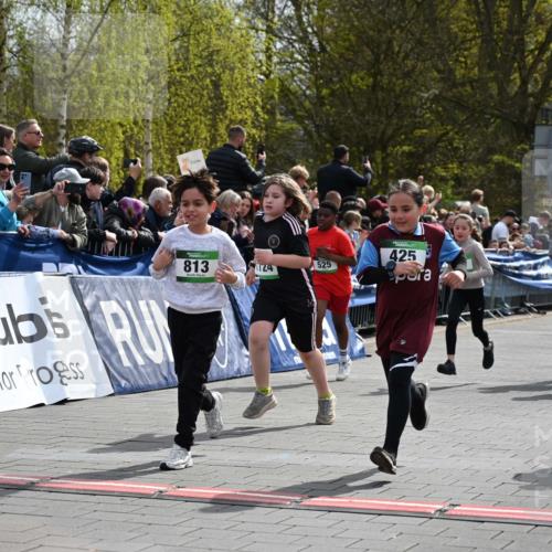 12.04.2026 - 45. Internationalen Wilhelmsburger Insellauf J. Mangold http://msf.ph/oto/9523113 12.04.2026 14:35:41 Ziel 851, 515, 432, 513, 442, 603, 364, 425, 813, 674, 1724, 118, 322, 525 meine-sportfotos.de