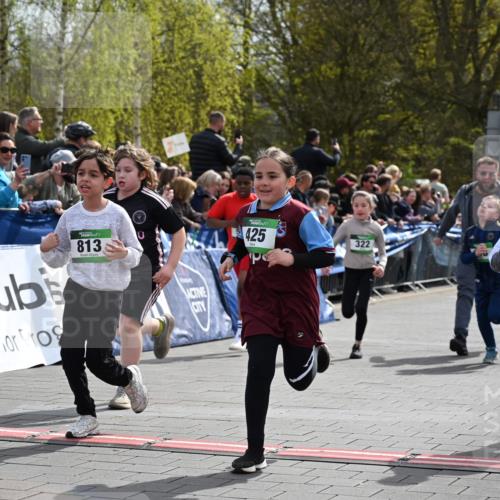 12.04.2026 - 45. Internationalen Wilhelmsburger Insellauf J. Mangold http://msf.ph/oto/9523118 12.04.2026 14:35:42 Ziel 515, 432, 513, 442, 603, 364, 425, 813, 674, 1724, 118, 322, 525, 77, 549 meine-sportfotos.de