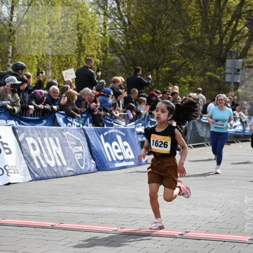 12.04.2026 - 45. Internationalen Wilhelmsburger Insellauf J. Mangold http://msf.ph/oto/9523120 12.04.2026 14:35:44 Ziel 364, 425, 813, 674, 1724, 118, 322, 525, 77, 549, 1729, 606, 13 meine-sportfotos.de