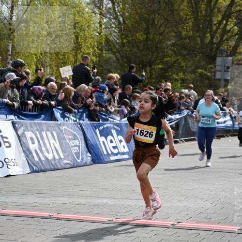 12.04.2026 - 45. Internationalen Wilhelmsburger Insellauf J. Mangold http://msf.ph/oto/9523121 12.04.2026 14:35:44 Ziel 364, 425, 813, 674, 1724, 118, 322, 525, 77, 549, 1729, 606, 13 meine-sportfotos.de