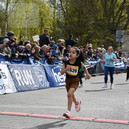 12.04.2026 - 45. Internationalen Wilhelmsburger Insellauf J. Mangold http://msf.ph/oto/9523122 12.04.2026 14:35:44 Ziel 364, 425, 813, 674, 1724, 118, 322, 525, 77, 549, 1729, 606, 13 meine-sportfotos.de