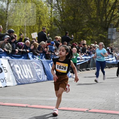 12.04.2026 - 45. Internationalen Wilhelmsburger Insellauf J. Mangold http://msf.ph/oto/9523123 12.04.2026 14:35:44 Ziel 364, 425, 813, 674, 1724, 118, 322, 525, 77, 549, 1729, 606, 13 meine-sportfotos.de