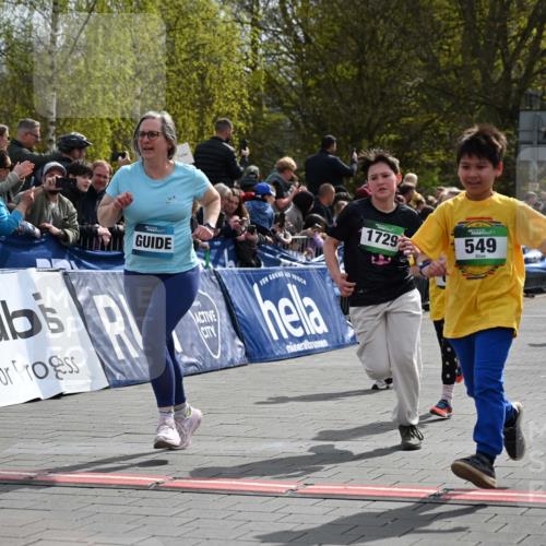 12.04.2026 - 45. Internationalen Wilhelmsburger Insellauf J. Mangold http://msf.ph/oto/9523129 12.04.2026 14:35:46 Ziel 674, 1724, 118, 322, 525, 77, 549, 1729, 606, 13, 850, 481 meine-sportfotos.de