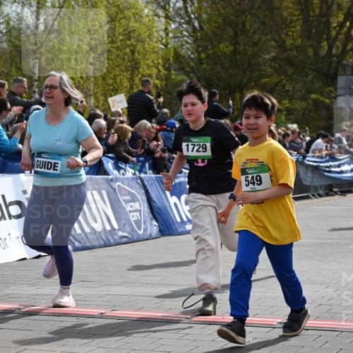12.04.2026 - 45. Internationalen Wilhelmsburger Insellauf J. Mangold http://msf.ph/oto/9523132 12.04.2026 14:35:47 Ziel 118, 322, 525, 77, 549, 1729, 606, 13, 850, 481, 81 meine-sportfotos.de