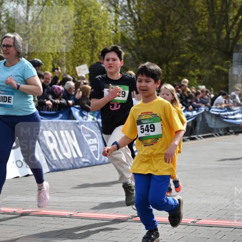 12.04.2026 - 45. Internationalen Wilhelmsburger Insellauf J. Mangold http://msf.ph/oto/9523134 12.04.2026 14:35:47 Ziel 118, 322, 525, 77, 549, 1729, 606, 13, 850, 481, 81 meine-sportfotos.de