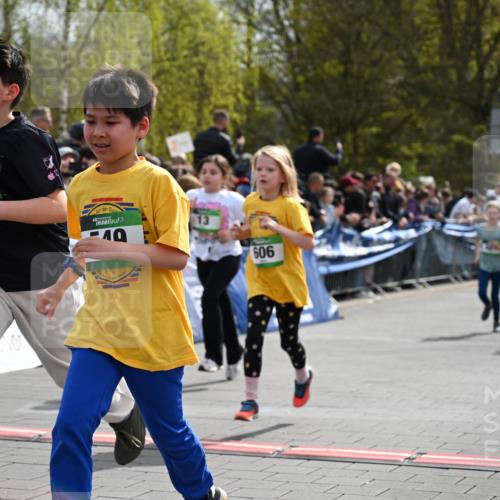 12.04.2026 - 45. Internationalen Wilhelmsburger Insellauf J. Mangold http://msf.ph/oto/9523139 12.04.2026 14:35:47 Ziel 118, 322, 525, 77, 549, 1729, 606, 13, 850, 481, 81 meine-sportfotos.de