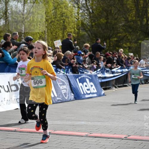 12.04.2026 - 45. Internationalen Wilhelmsburger Insellauf J. Mangold http://msf.ph/oto/9523142 12.04.2026 14:35:48 Ziel 77, 549, 1729, 606, 13, 850, 481, 81 meine-sportfotos.de