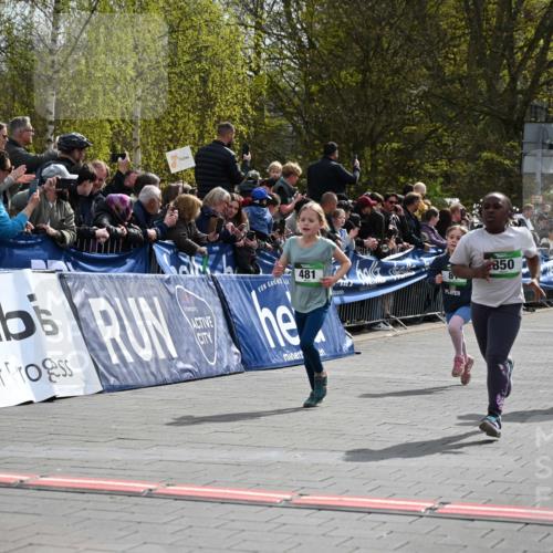 12.04.2026 - 45. Internationalen Wilhelmsburger Insellauf J. Mangold http://msf.ph/oto/9523145 12.04.2026 14:35:49 Ziel 77, 549, 1729, 606, 13, 850, 481, 81 meine-sportfotos.de