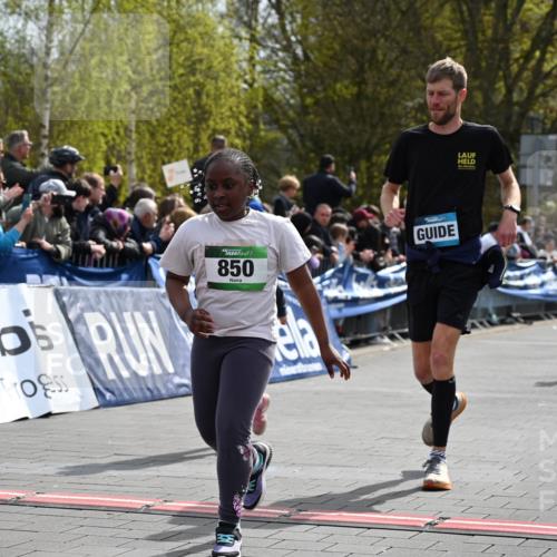 12.04.2026 - 45. Internationalen Wilhelmsburger Insellauf J. Mangold http://msf.ph/oto/9523158 12.04.2026 14:35:50 Ziel 77, 549, 1729, 606, 13, 850, 481, 81, 1069 meine-sportfotos.de