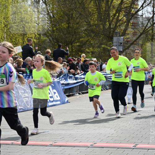 12.04.2026 - 45. Internationalen Wilhelmsburger Insellauf J. Mangold http://msf.ph/oto/9523174 12.04.2026 14:35:55 Ziel 81, 1069, 583, 628, 557, 585, 79, 76, 344, 90 meine-sportfotos.de