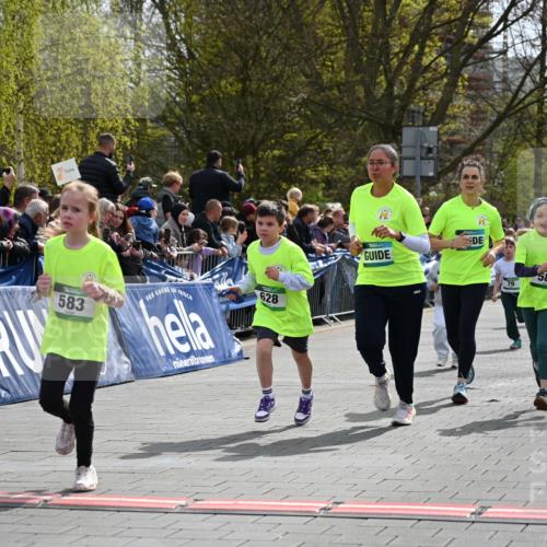 12.04.2026 - 45. Internationalen Wilhelmsburger Insellauf J. Mangold http://msf.ph/oto/9523179 12.04.2026 14:35:55 Ziel 81, 1069, 583, 628, 557, 585, 79, 76, 344, 90 meine-sportfotos.de