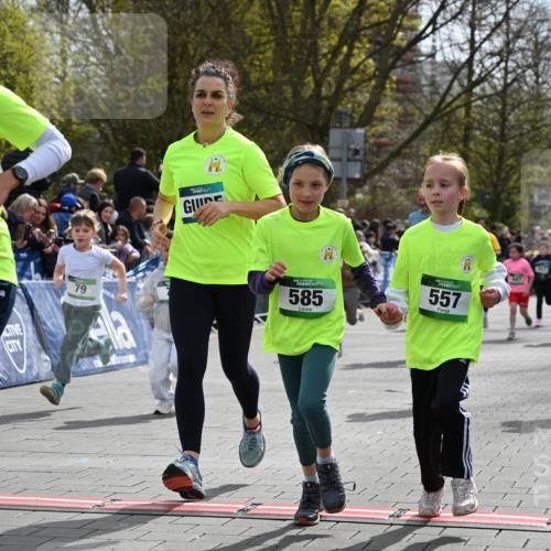 12.04.2026 - 45. Internationalen Wilhelmsburger Insellauf J. Mangold http://msf.ph/oto/9523192 12.04.2026 14:35:57 Ziel 1069, 583, 628, 557, 585, 79, 76, 344, 90, 1732 meine-sportfotos.de