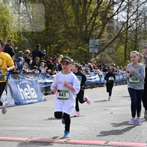 12.04.2026 - 45. Internationalen Wilhelmsburger Insellauf J. Mangold http://msf.ph/oto/9523232 12.04.2026 14:36:03 Ziel 344, 90, 1732, 847, 641, 1056, 411, 93, 148 meine-sportfotos.de