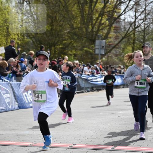 12.04.2026 - 45. Internationalen Wilhelmsburger Insellauf J. Mangold http://msf.ph/oto/9523237 12.04.2026 14:36:04 Ziel 1732, 847, 641, 1056, 411, 93, 148, 1710, 863 meine-sportfotos.de