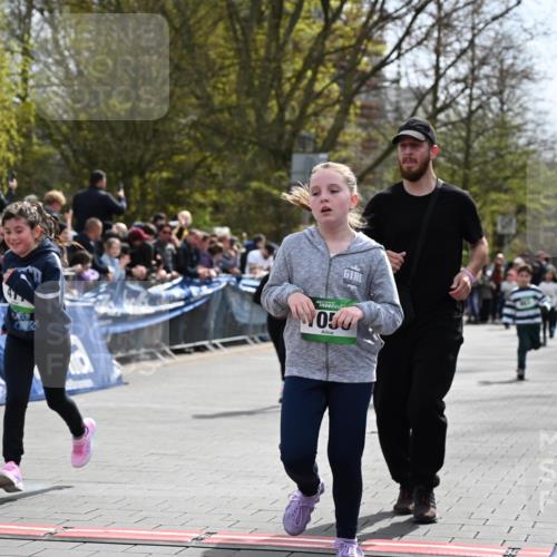12.04.2026 - 45. Internationalen Wilhelmsburger Insellauf J. Mangold http://msf.ph/oto/9523242 12.04.2026 14:36:04 Ziel 1732, 847, 641, 1056, 411, 93, 148, 1710, 863 meine-sportfotos.de