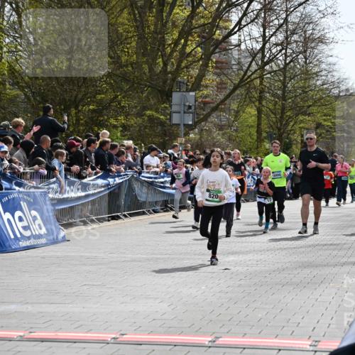 12.04.2026 - 45. Internationalen Wilhelmsburger Insellauf J. Mangold http://msf.ph/oto/9523264 12.04.2026 14:36:10 Ziel 93, 148, 1710, 863, 820, 328, 1025, 360, 325 meine-sportfotos.de
