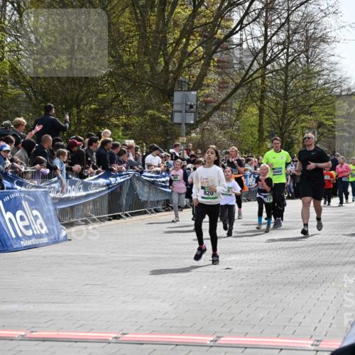 12.04.2026 - 45. Internationalen Wilhelmsburger Insellauf J. Mangold http://msf.ph/oto/9523265 12.04.2026 14:36:10 Ziel 93, 148, 1710, 863, 820, 328, 1025, 360, 325 meine-sportfotos.de