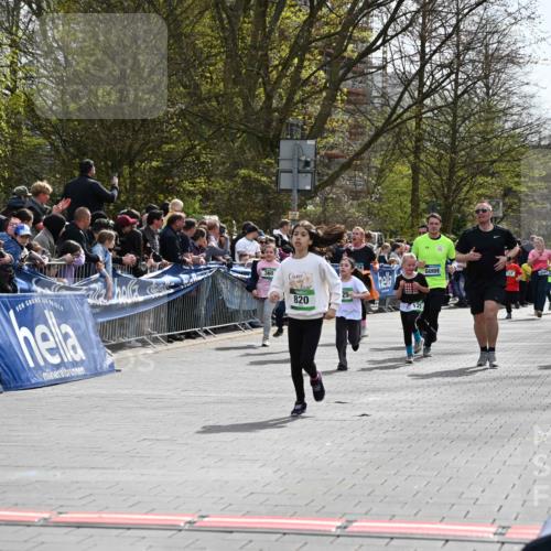 12.04.2026 - 45. Internationalen Wilhelmsburger Insellauf J. Mangold http://msf.ph/oto/9523268 12.04.2026 14:36:10 Ziel 93, 148, 1710, 863, 820, 328, 1025, 360, 325 meine-sportfotos.de