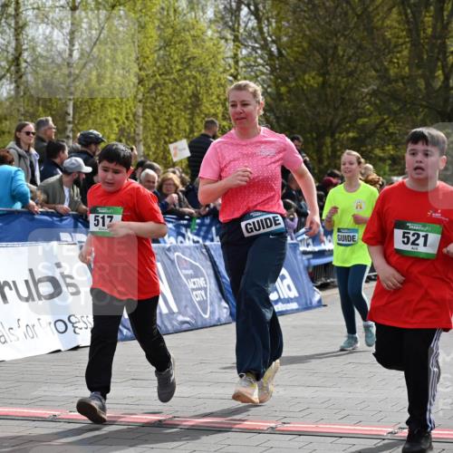 12.04.2026 - 45. Internationalen Wilhelmsburger Insellauf J. Mangold http://msf.ph/oto/9523322 12.04.2026 14:36:20 Ziel 1024, 517, 521 meine-sportfotos.de