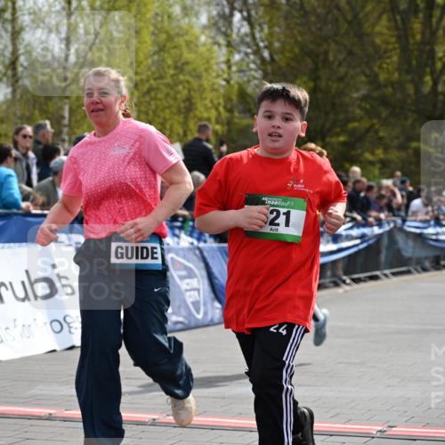 12.04.2026 - 45. Internationalen Wilhelmsburger Insellauf J. Mangold http://msf.ph/oto/9523326 12.04.2026 14:36:21 Ziel 1024, 517, 521, 817, 1022 meine-sportfotos.de
