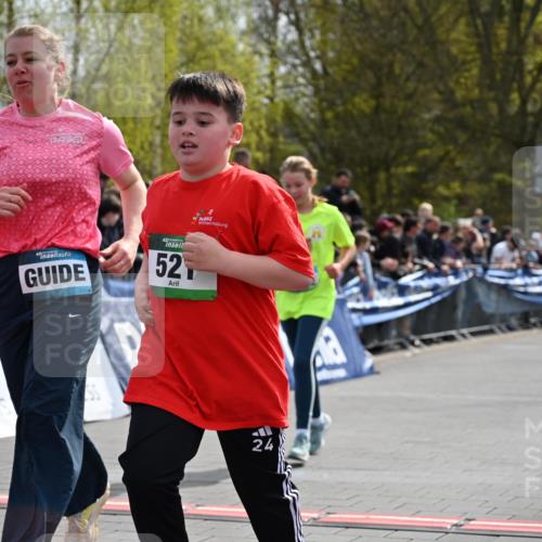 12.04.2026 - 45. Internationalen Wilhelmsburger Insellauf J. Mangold http://msf.ph/oto/9523329 12.04.2026 14:36:21 Ziel 1024, 517, 521, 817, 1022 meine-sportfotos.de