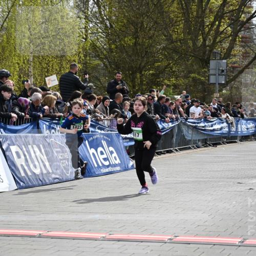 12.04.2026 - 45. Internationalen Wilhelmsburger Insellauf J. Mangold http://msf.ph/oto/9523331 12.04.2026 14:36:24 Ziel 517, 521, 817, 1022 meine-sportfotos.de