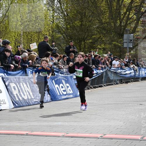 12.04.2026 - 45. Internationalen Wilhelmsburger Insellauf J. Mangold http://msf.ph/oto/9523332 12.04.2026 14:36:24 Ziel 517, 521, 817, 1022 meine-sportfotos.de