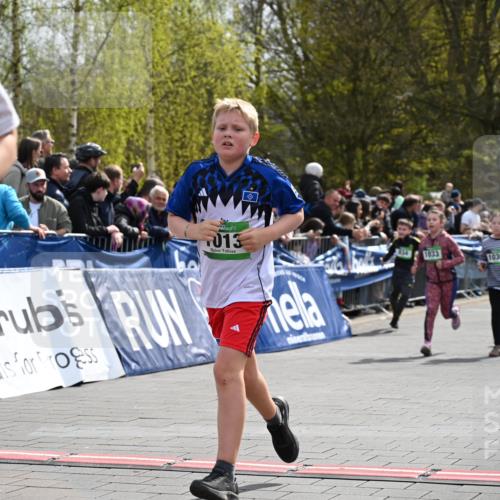 12.04.2026 - 45. Internationalen Wilhelmsburger Insellauf J. Mangold http://msf.ph/oto/9523354 12.04.2026 14:36:33 Ziel 1013, 1030, 1033, 834, 1003 meine-sportfotos.de