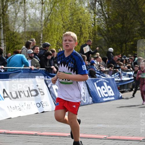 12.04.2026 - 45. Internationalen Wilhelmsburger Insellauf J. Mangold http://msf.ph/oto/9523356 12.04.2026 14:36:33 Ziel 1013, 1030, 1033, 834, 1003 meine-sportfotos.de