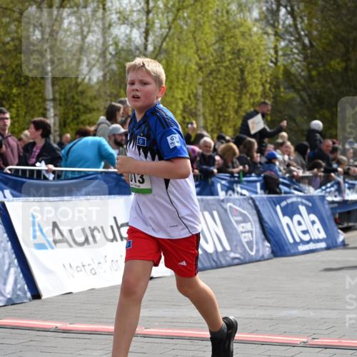 12.04.2026 - 45. Internationalen Wilhelmsburger Insellauf J. Mangold http://msf.ph/oto/9523358 12.04.2026 14:36:33 Ziel 1013, 1030, 1033, 834, 1003 meine-sportfotos.de