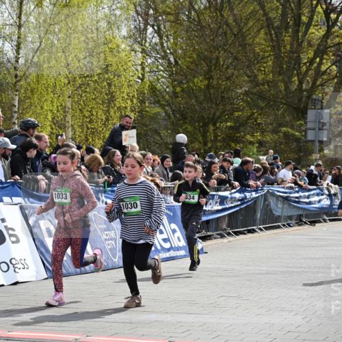 12.04.2026 - 45. Internationalen Wilhelmsburger Insellauf J. Mangold http://msf.ph/oto/9523359 12.04.2026 14:36:35 Ziel 1013, 1030, 1033, 834, 1003 meine-sportfotos.de