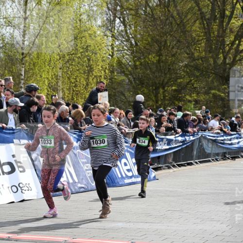 12.04.2026 - 45. Internationalen Wilhelmsburger Insellauf J. Mangold http://msf.ph/oto/9523360 12.04.2026 14:36:35 Ziel 1013, 1030, 1033, 834, 1003 meine-sportfotos.de