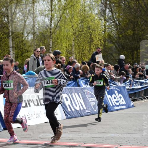 12.04.2026 - 45. Internationalen Wilhelmsburger Insellauf J. Mangold http://msf.ph/oto/9523368 12.04.2026 14:36:36 Ziel 1013, 1030, 1033, 834, 1003 meine-sportfotos.de