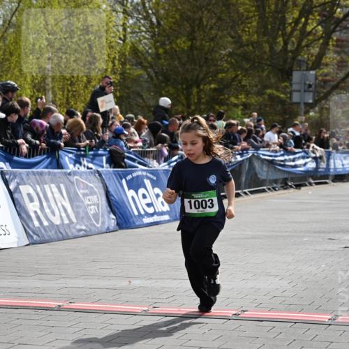 12.04.2026 - 45. Internationalen Wilhelmsburger Insellauf J. Mangold http://msf.ph/oto/9523371 12.04.2026 14:36:37 Ziel 1030, 1033, 834, 1003 meine-sportfotos.de