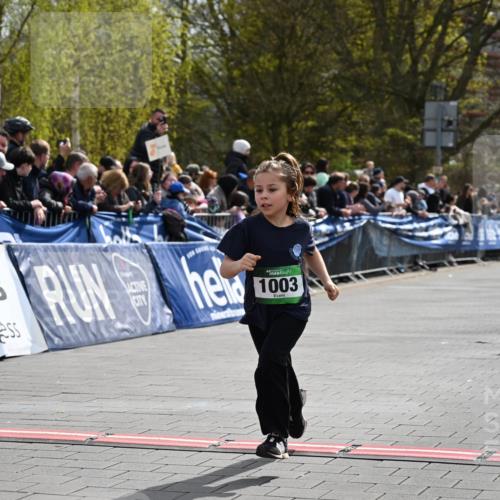 12.04.2026 - 45. Internationalen Wilhelmsburger Insellauf J. Mangold http://msf.ph/oto/9523372 12.04.2026 14:36:37 Ziel 1030, 1033, 834, 1003 meine-sportfotos.de