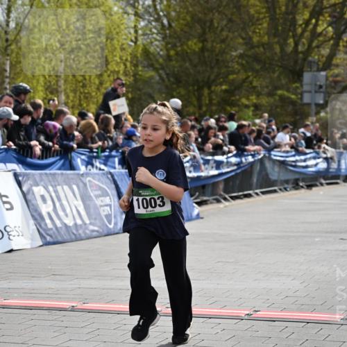 12.04.2026 - 45. Internationalen Wilhelmsburger Insellauf J. Mangold http://msf.ph/oto/9523375 12.04.2026 14:36:37 Ziel 1030, 1033, 834, 1003 meine-sportfotos.de