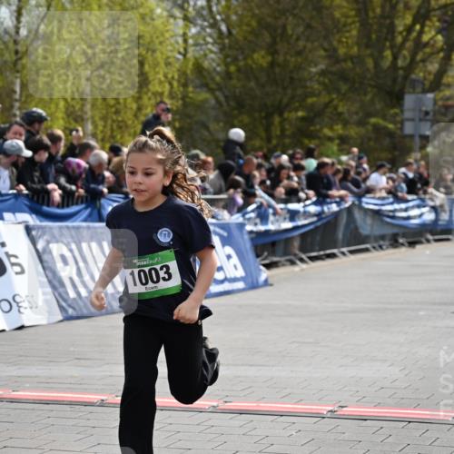 12.04.2026 - 45. Internationalen Wilhelmsburger Insellauf J. Mangold http://msf.ph/oto/9523377 12.04.2026 14:36:37 Ziel 1030, 1033, 834, 1003 meine-sportfotos.de