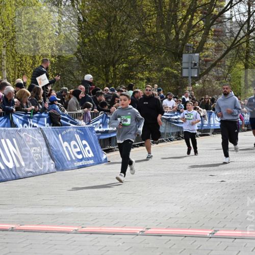 12.04.2026 - 45. Internationalen Wilhelmsburger Insellauf J. Mangold http://msf.ph/oto/9523379 12.04.2026 14:36:41 Ziel 296, 343 meine-sportfotos.de