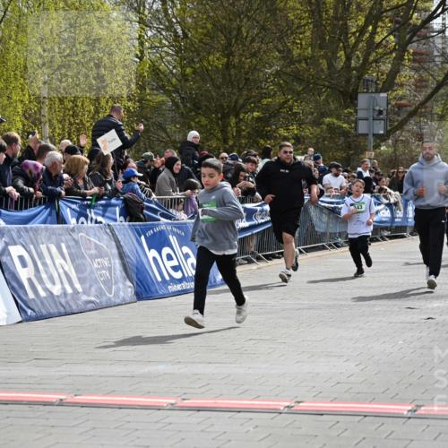 12.04.2026 - 45. Internationalen Wilhelmsburger Insellauf J. Mangold http://msf.ph/oto/9523382 12.04.2026 14:36:41 Ziel 296, 343 meine-sportfotos.de