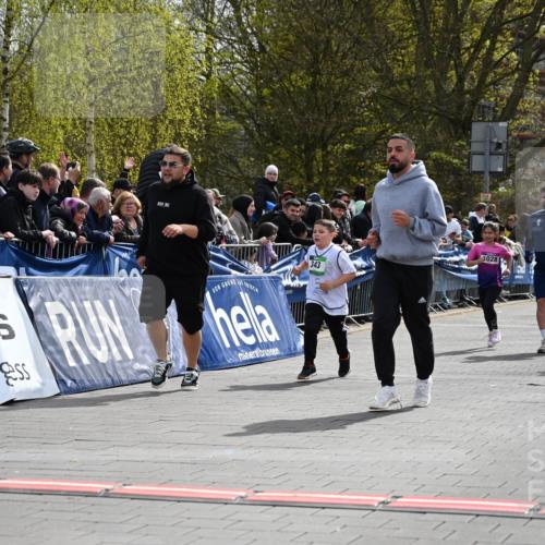 12.04.2026 - 45. Internationalen Wilhelmsburger Insellauf J. Mangold http://msf.ph/oto/9523395 12.04.2026 14:36:43 Ziel 296, 343, 665 meine-sportfotos.de