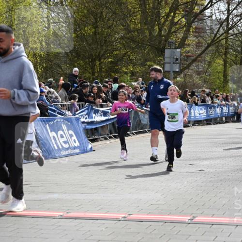 12.04.2026 - 45. Internationalen Wilhelmsburger Insellauf J. Mangold http://msf.ph/oto/9523404 12.04.2026 14:36:44 Ziel 296, 343, 665 meine-sportfotos.de