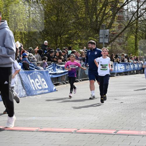 12.04.2026 - 45. Internationalen Wilhelmsburger Insellauf J. Mangold http://msf.ph/oto/9523405 12.04.2026 14:36:44 Ziel 296, 343, 665 meine-sportfotos.de