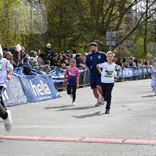 12.04.2026 - 45. Internationalen Wilhelmsburger Insellauf J. Mangold http://msf.ph/oto/9523407 12.04.2026 14:36:45 Ziel 296, 343, 665 meine-sportfotos.de