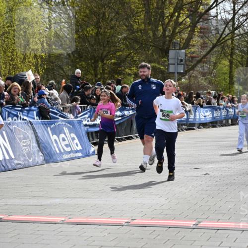 12.04.2026 - 45. Internationalen Wilhelmsburger Insellauf J. Mangold http://msf.ph/oto/9523409 12.04.2026 14:36:45 Ziel 296, 343, 665 meine-sportfotos.de